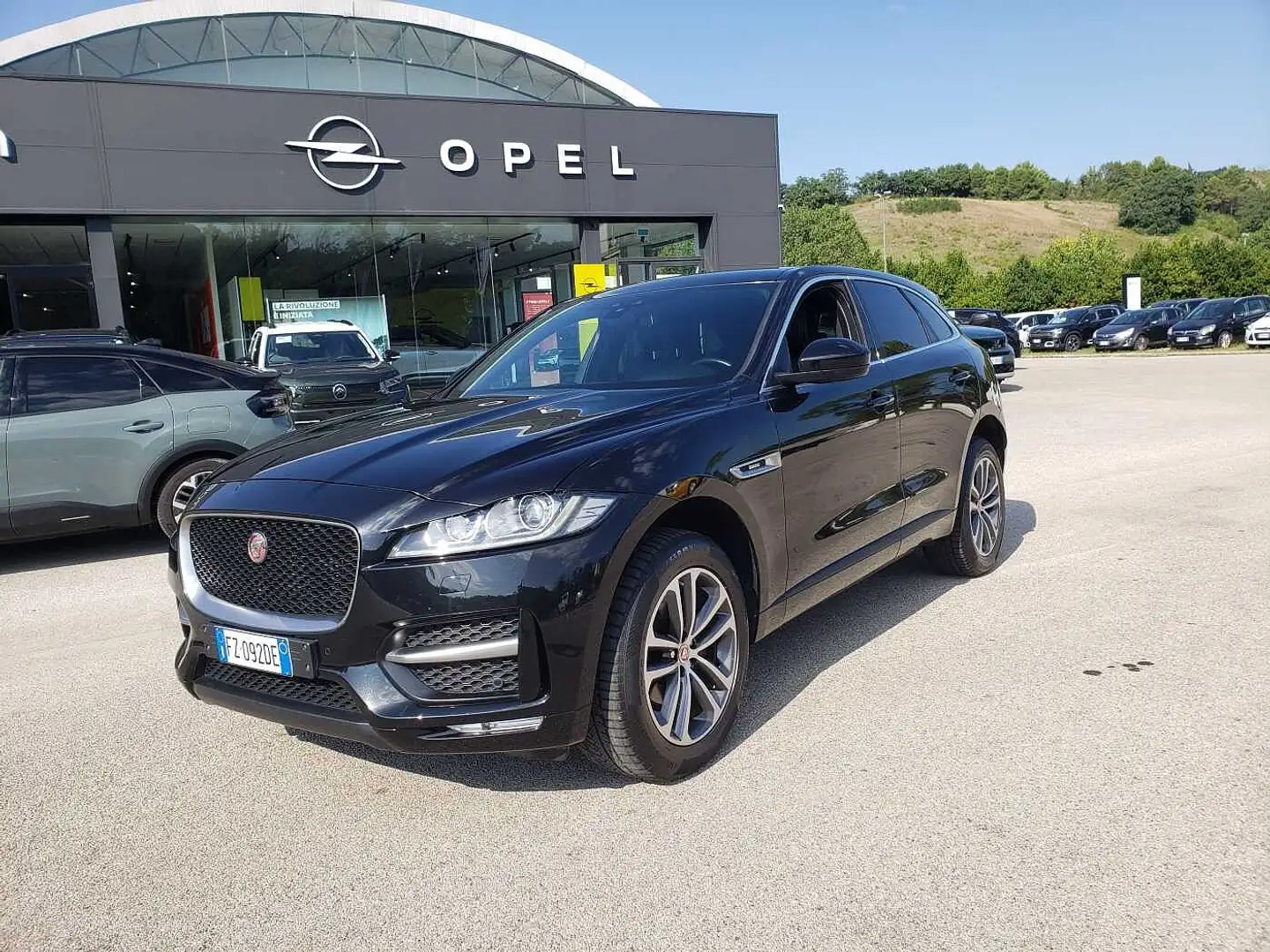 Jaguar F-Pace 2.0 D 180 CV AWD aut. R-Sport Nero - 1