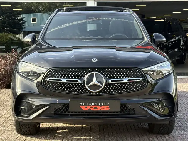 Mercedes-Benz GLC view 11
