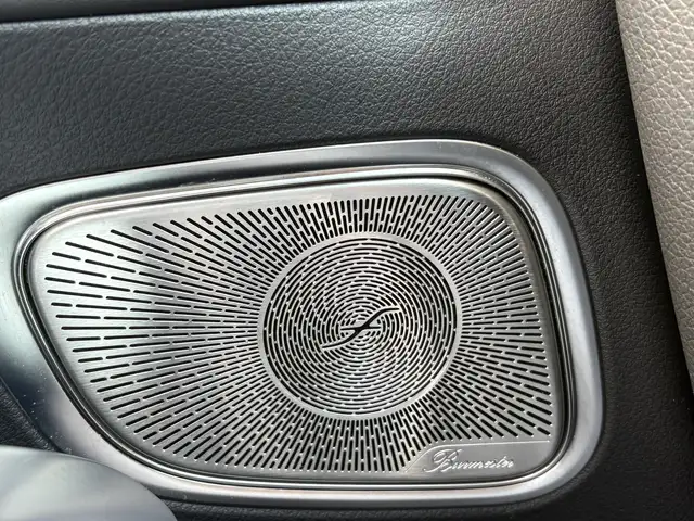 Mercedes-Benz GLC view 13
