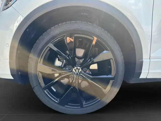 Volkswagen T-Roc view 7