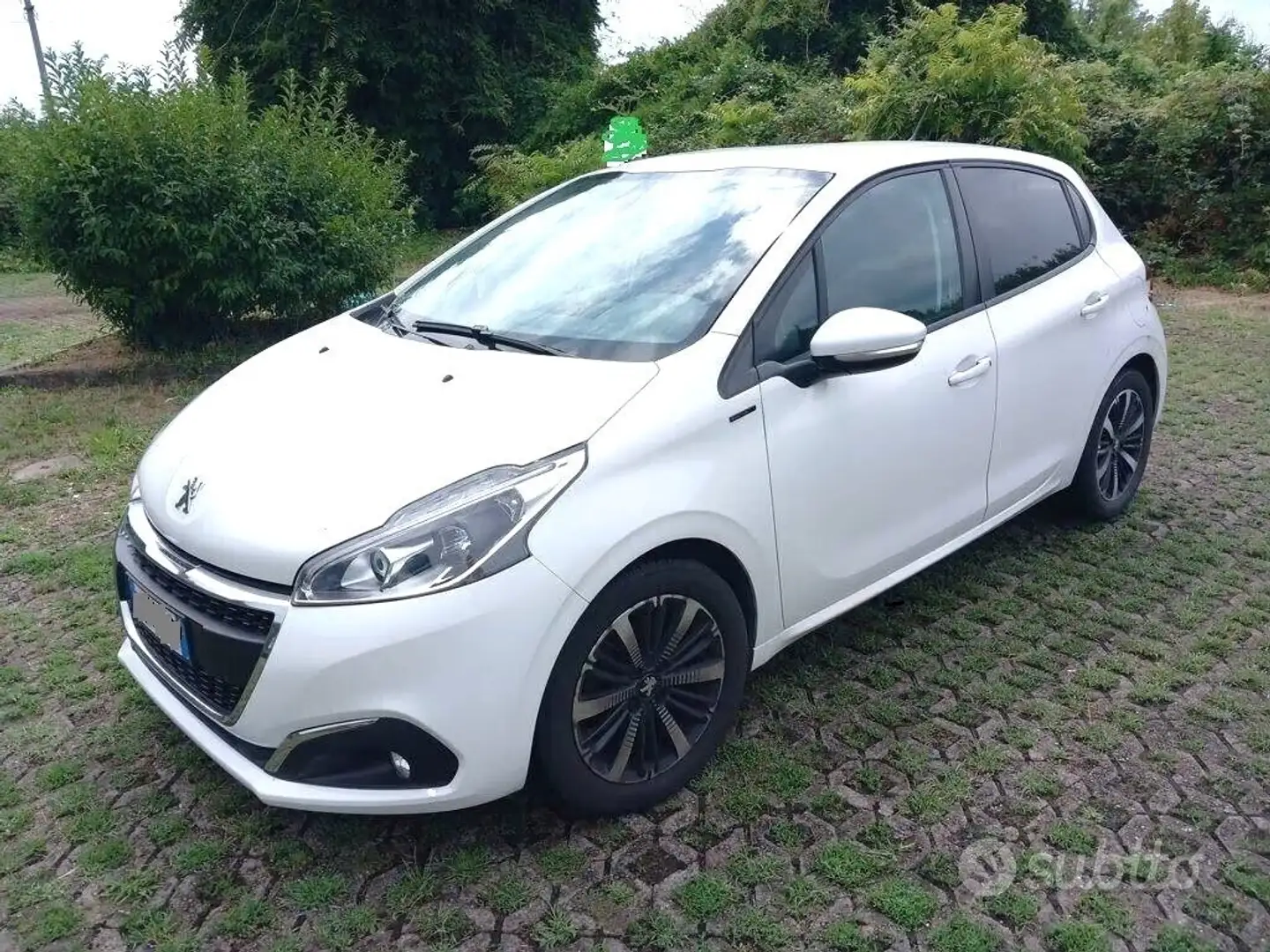 Peugeot 208 PEUGEOT 208 1,4 HDI-UNICO PROPRIETAR-4 REVISIONI Bianco - 1