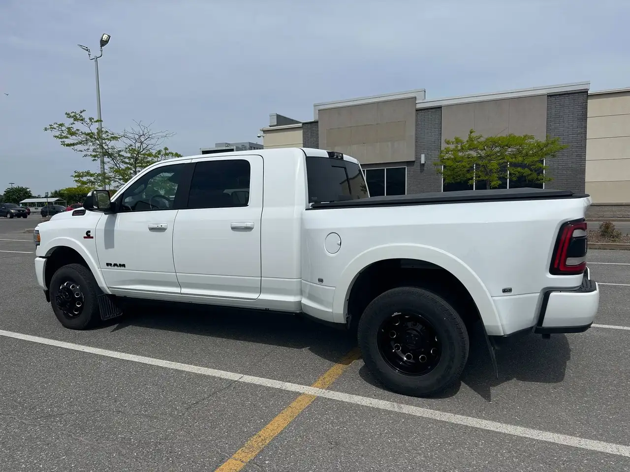 RAM 3500 снимка RAM 3500