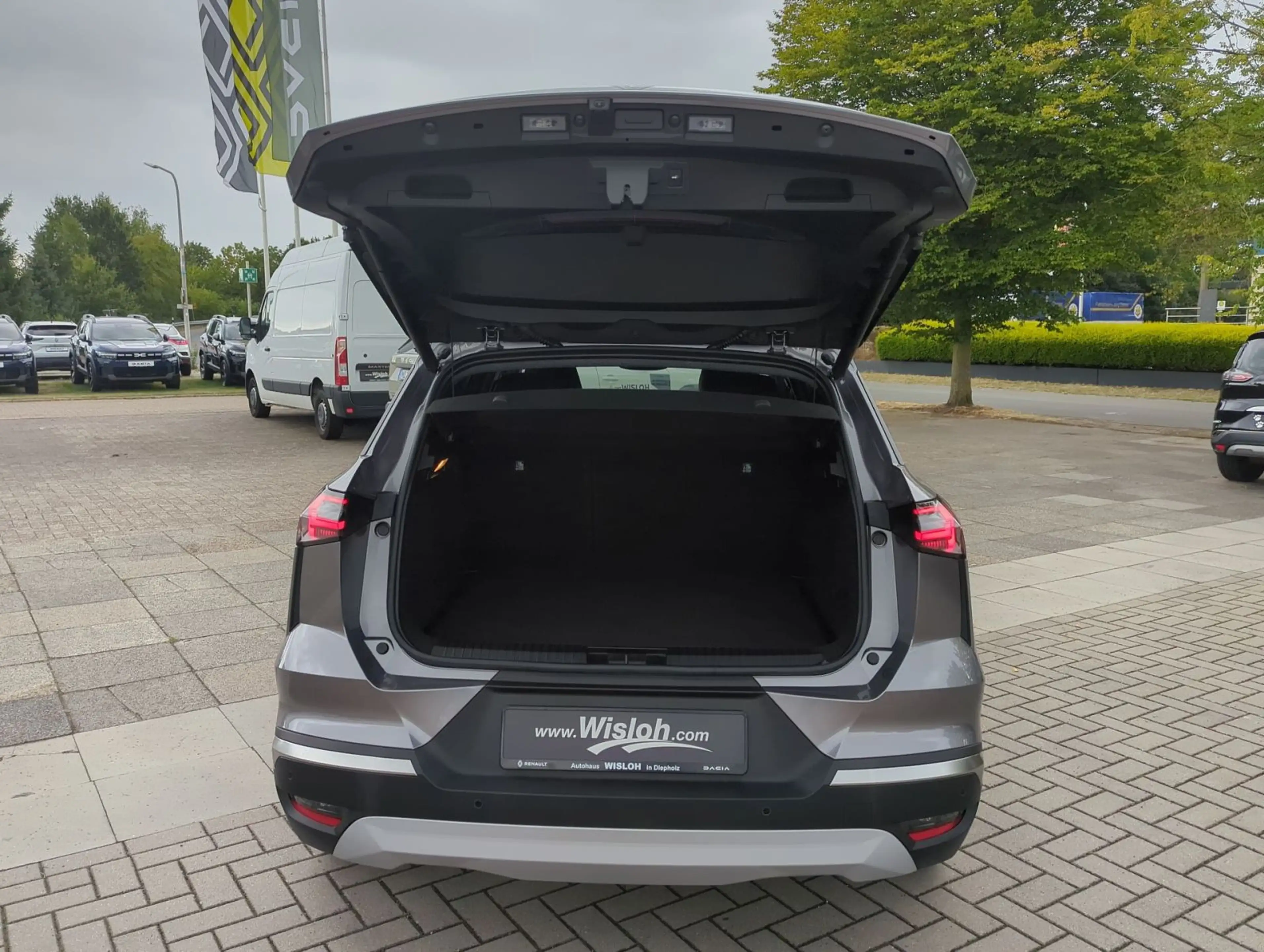 Renault Symbioz 1.8 E-TECH Full Hybrid 160 Iconic — photo 10