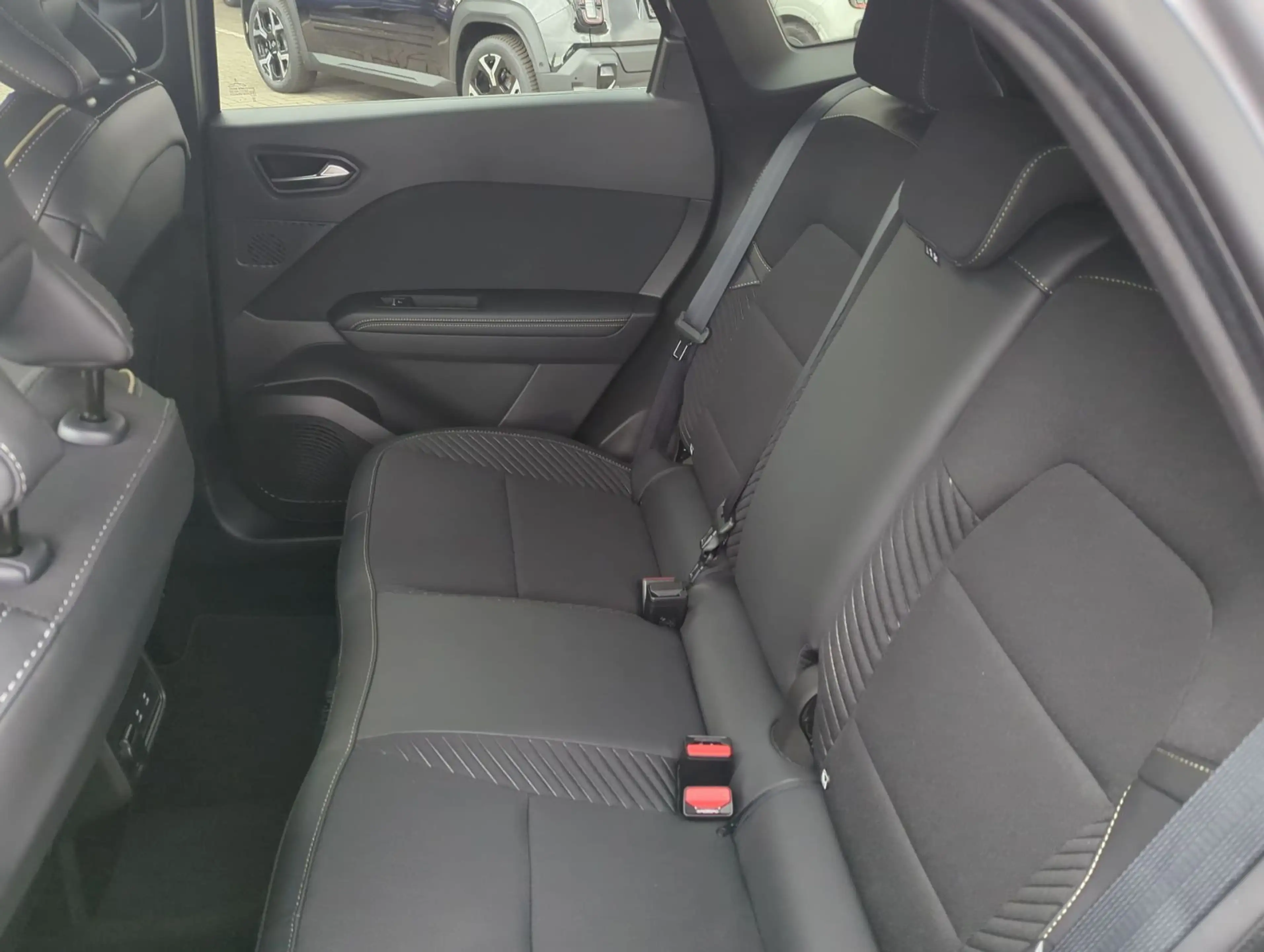 Renault Symbioz 1.8 E-TECH Full Hybrid 160 Iconic — photo 13