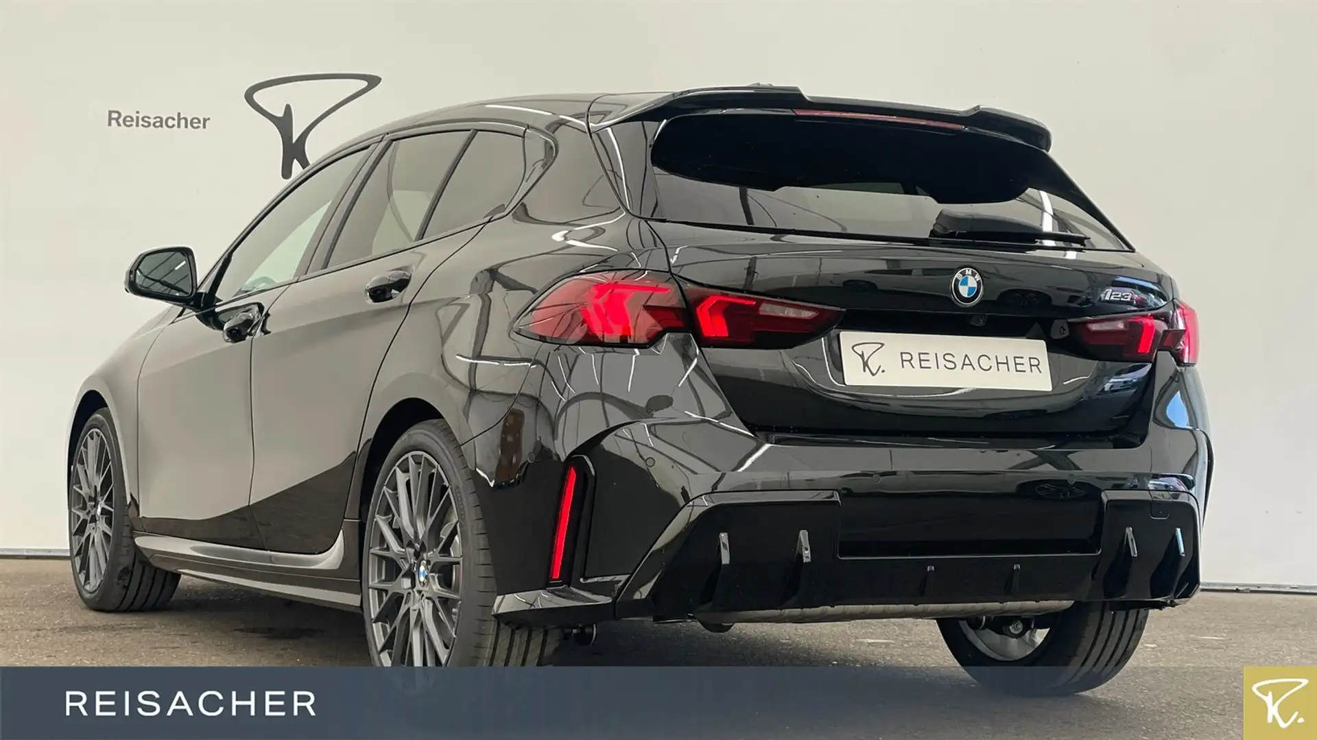 BMW 123 A xDrive M-Sport,M-Sport PRO,DAProf,Autom Schwarz - 2