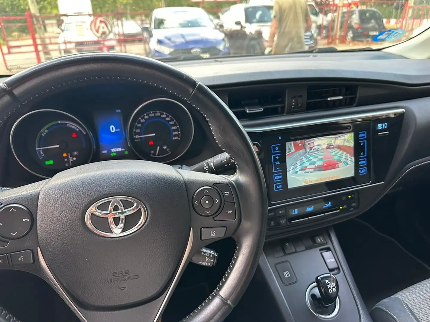 Toyota Auris hybrid 140H Feel! Edition Wit - 2