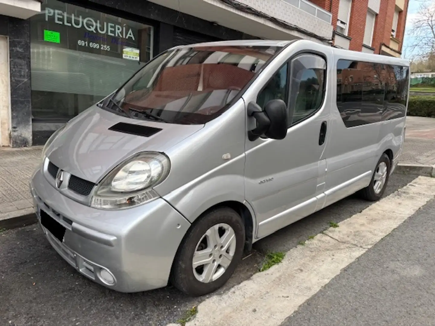 Renault Trafic Traf. 2.5dCi Generation Privilege 150 Gris - 1