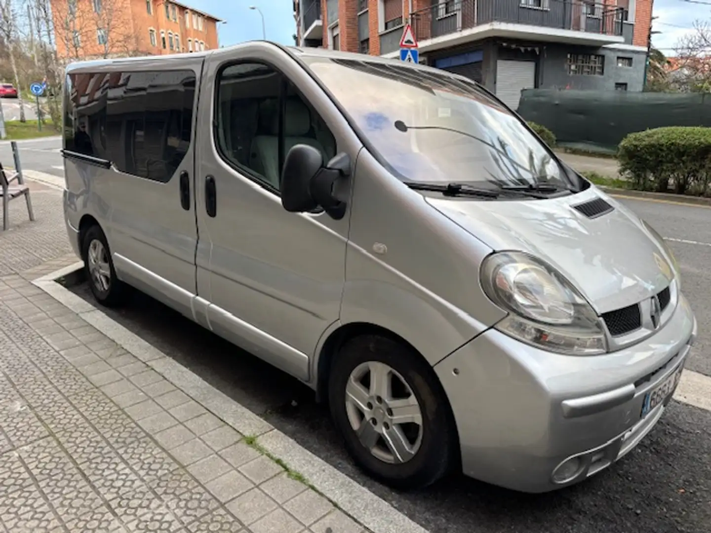 Renault Trafic Traf. 2.5dCi Generation Privilege 150 Gris - 2