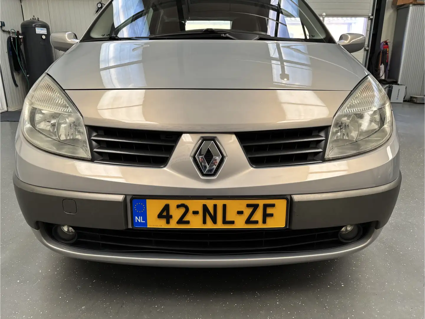 Renault Scenic 2.0-16V Dynamique Luxe Automaat! Beige - 2