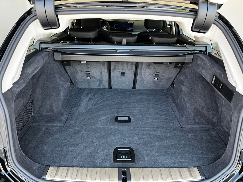 BMW 318 i Tour Navi LED LM Shadow Shz Alarm — photo 16