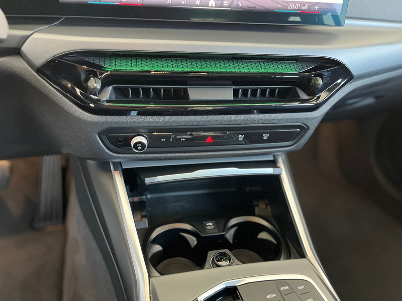 BMW 318 i Tour Navi LED LM Shadow Shz Alarm — photo 21