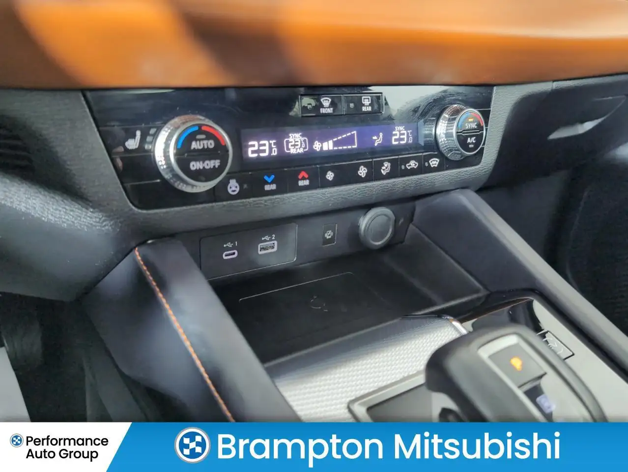 Mitsubishi Outlander photo Mitsubishi Outlander