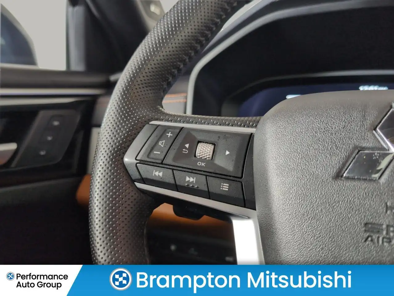 Mitsubishi Outlander photo Mitsubishi Outlander