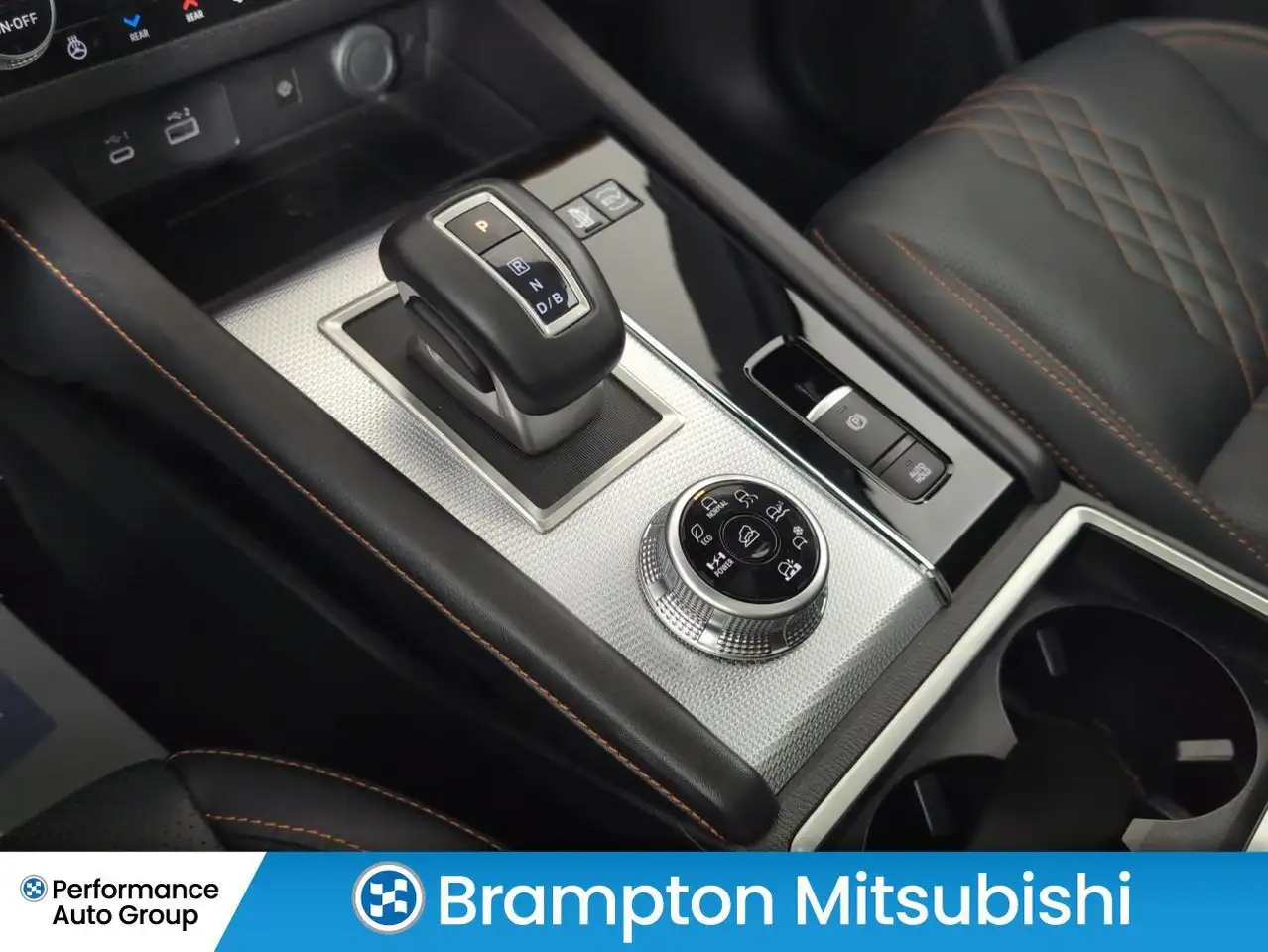 Mitsubishi Outlander photo Mitsubishi Outlander