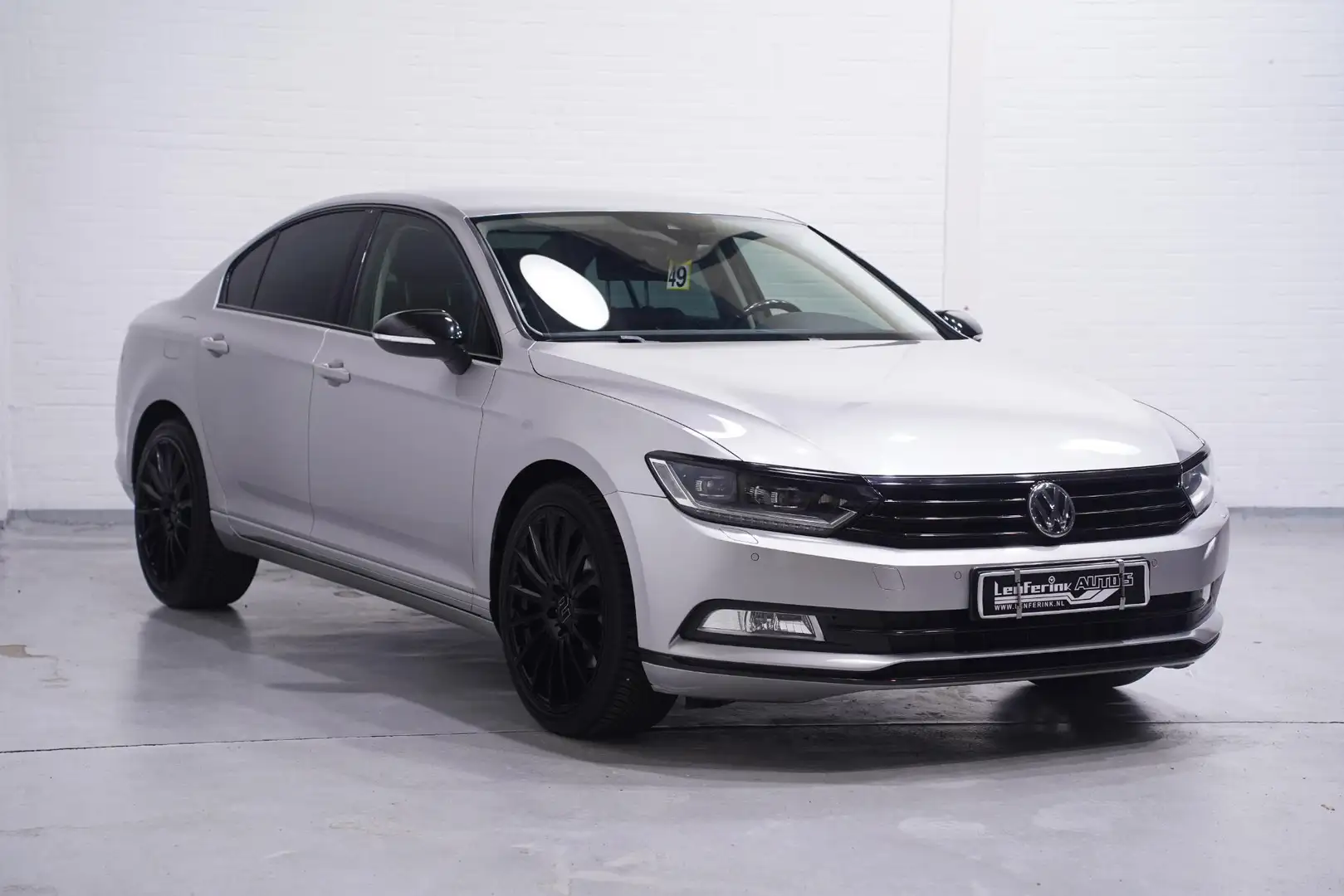 Volkswagen Passat 1.4 TSI Comfortline Business Clima Navi Led koplam Grijs - 2
