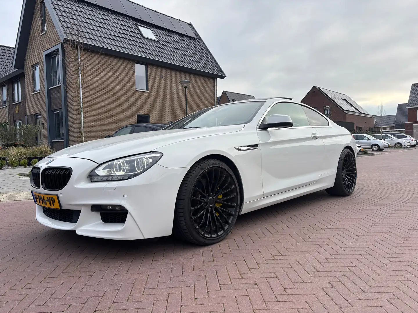 BMW 650 650 High Executive White - 1