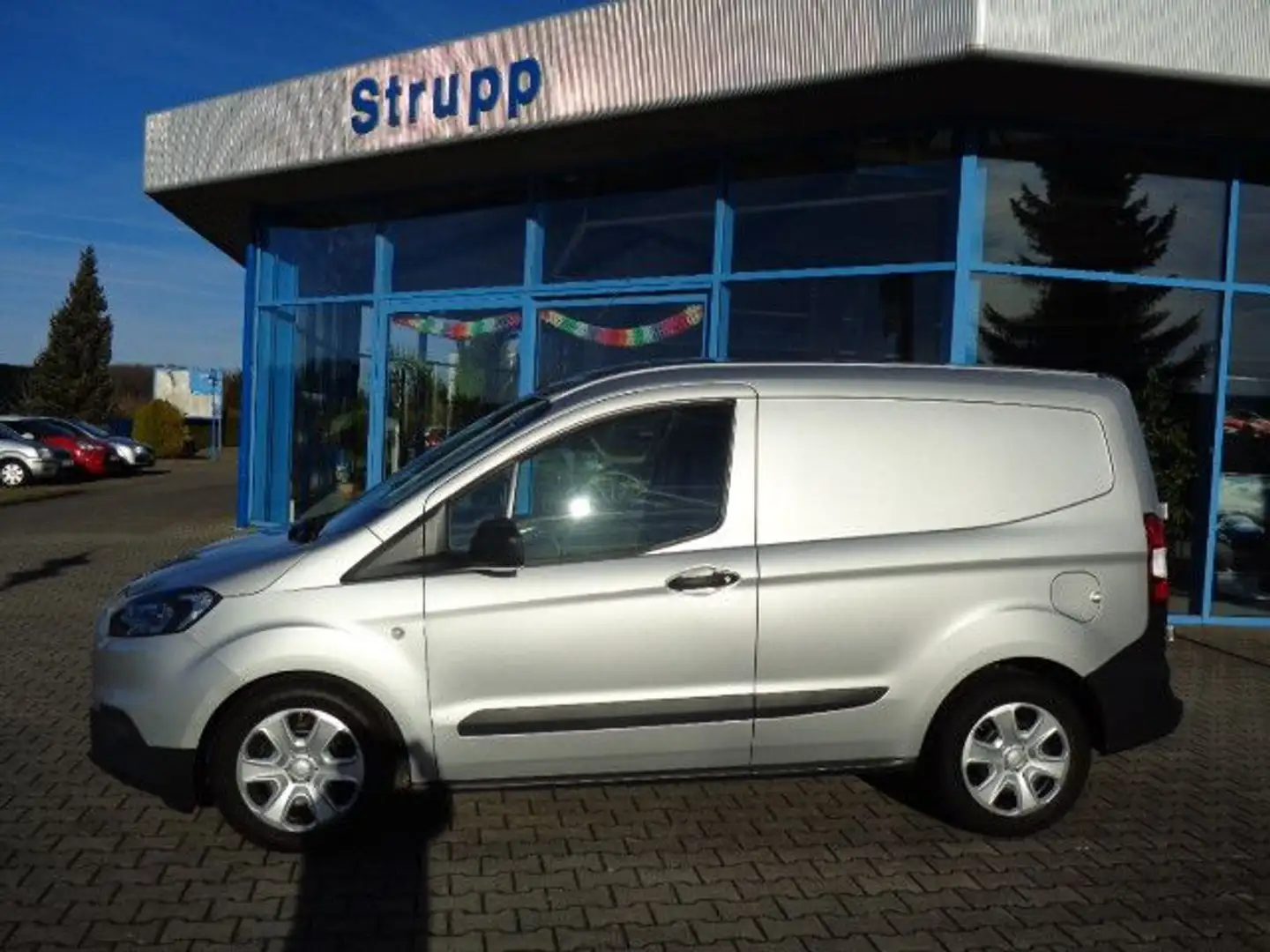 Ford Transit Courier 1,5TDCI Navi/SHZ/pDC/Tempomat Weiß - 2