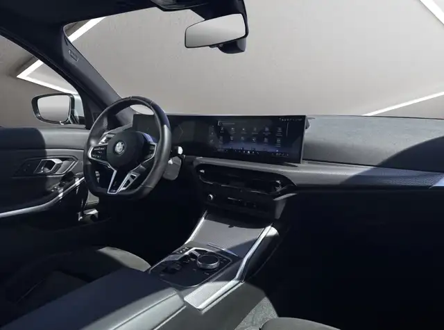 BMW 3 Series view 4