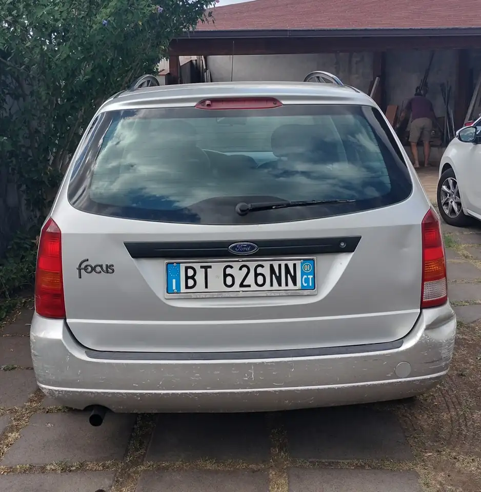 Ford Focus SW 1.6i 16v Zetec, foto 3