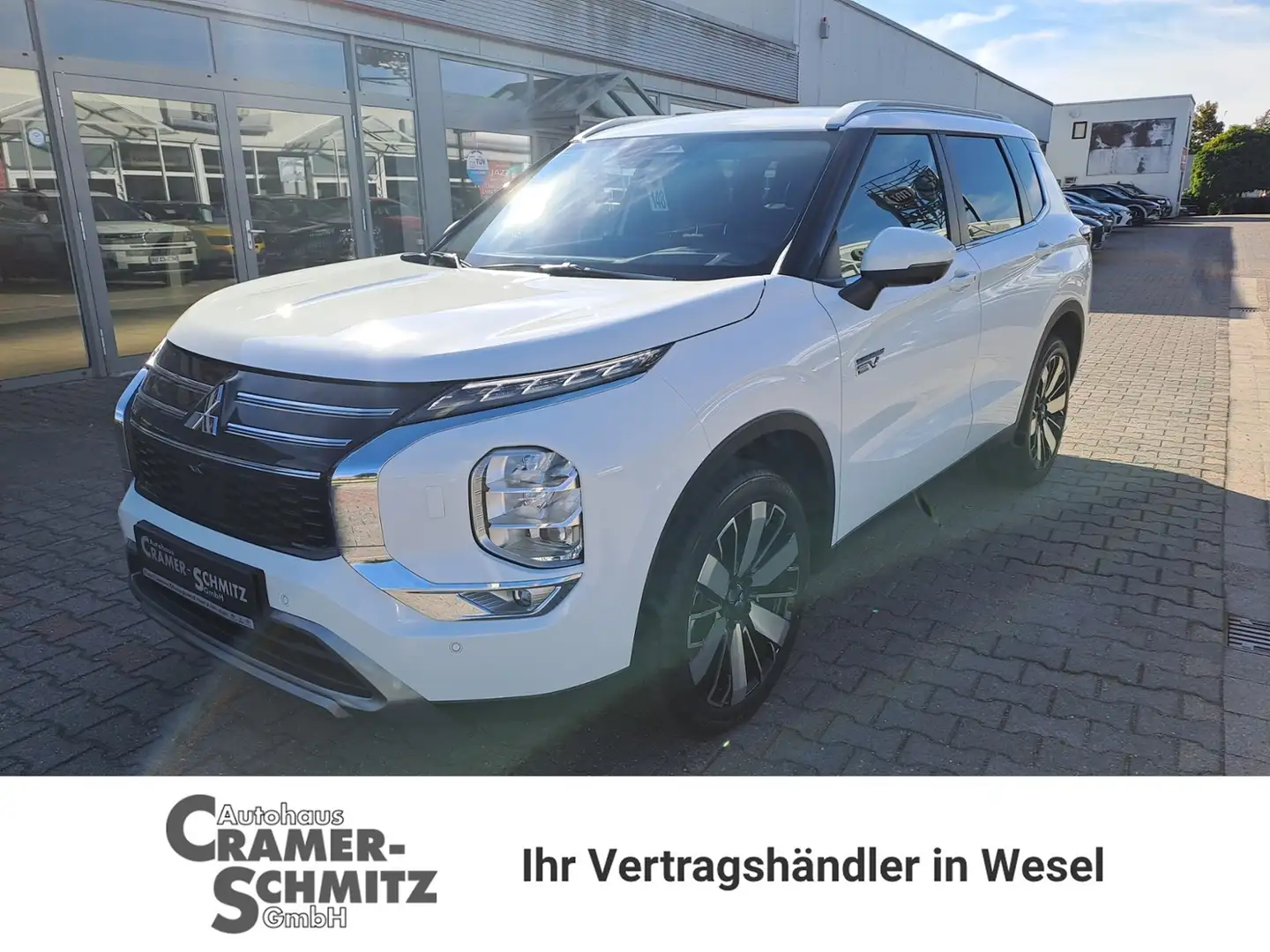 Mitsubishi Outlander Plug-In Hybrid 2.4 4WD Intro Edition Weiß - 1