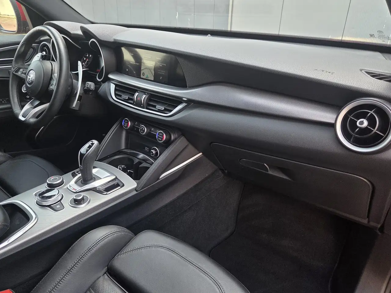 Alfa Romeo Stelvio 2022 — фото 13