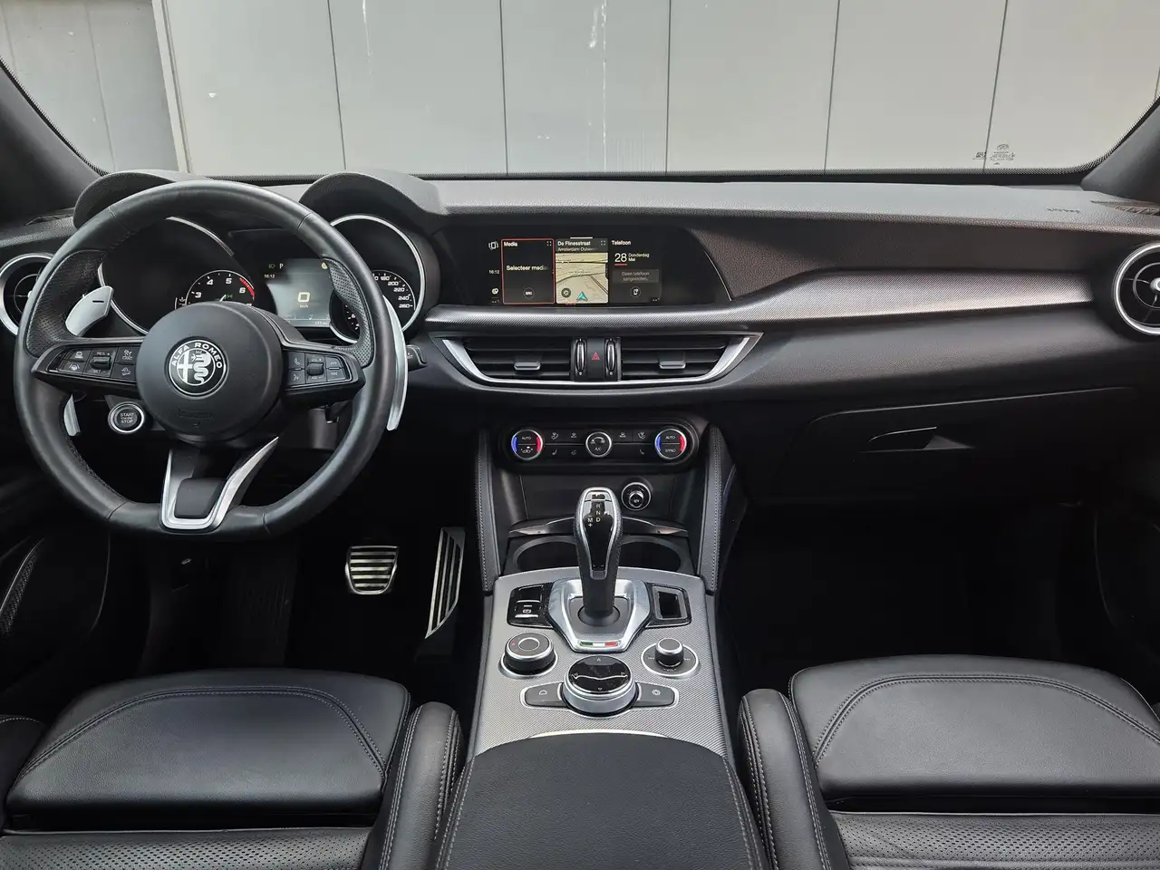 Alfa Romeo Stelvio 2022 — фото 12