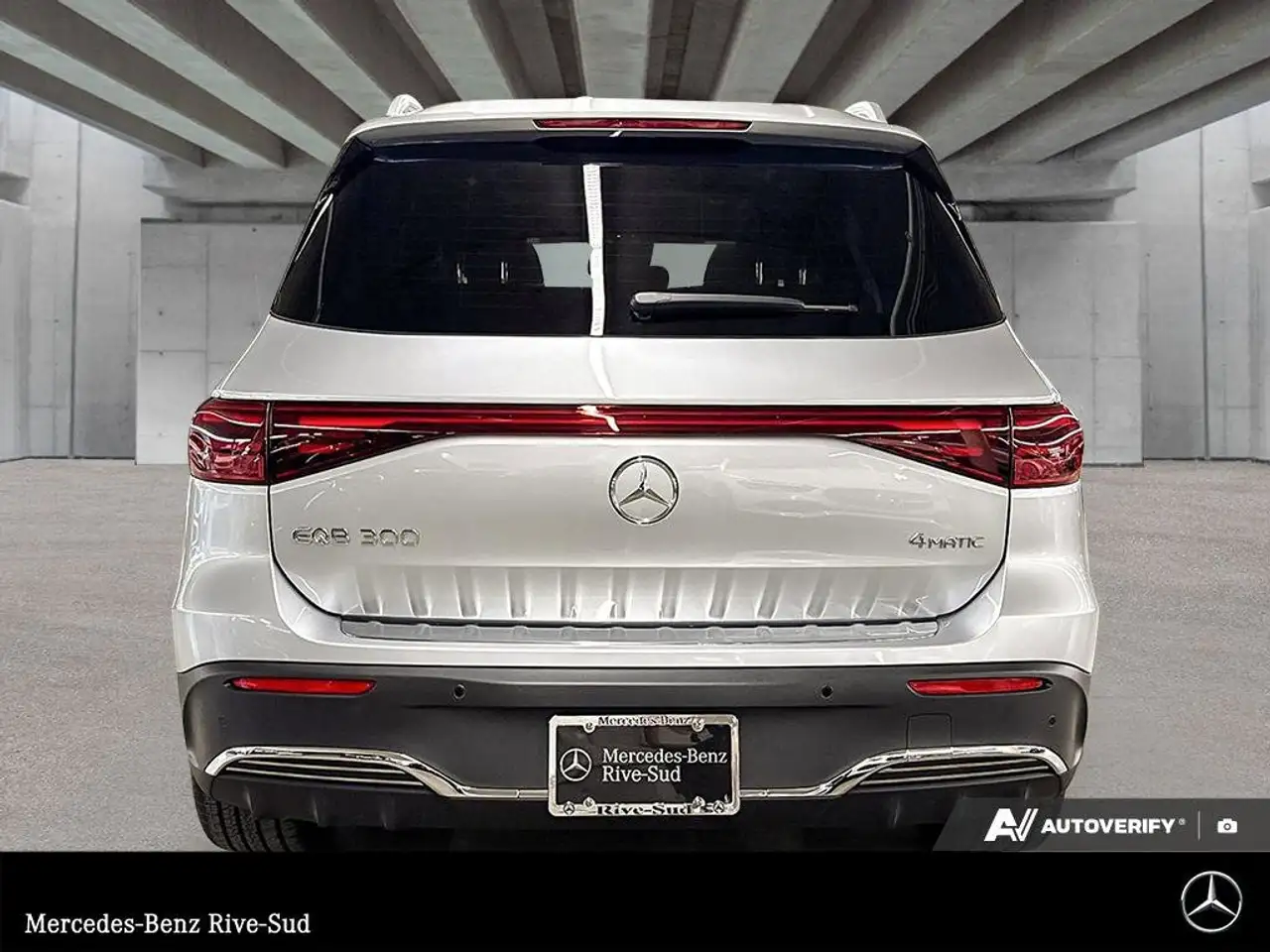 Mercedes-Benz EQB снимка Mercedes-Benz EQB