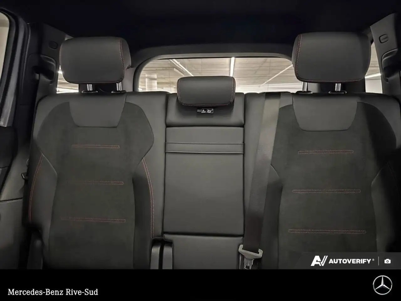 Mercedes-Benz EQB снимка Mercedes-Benz EQB