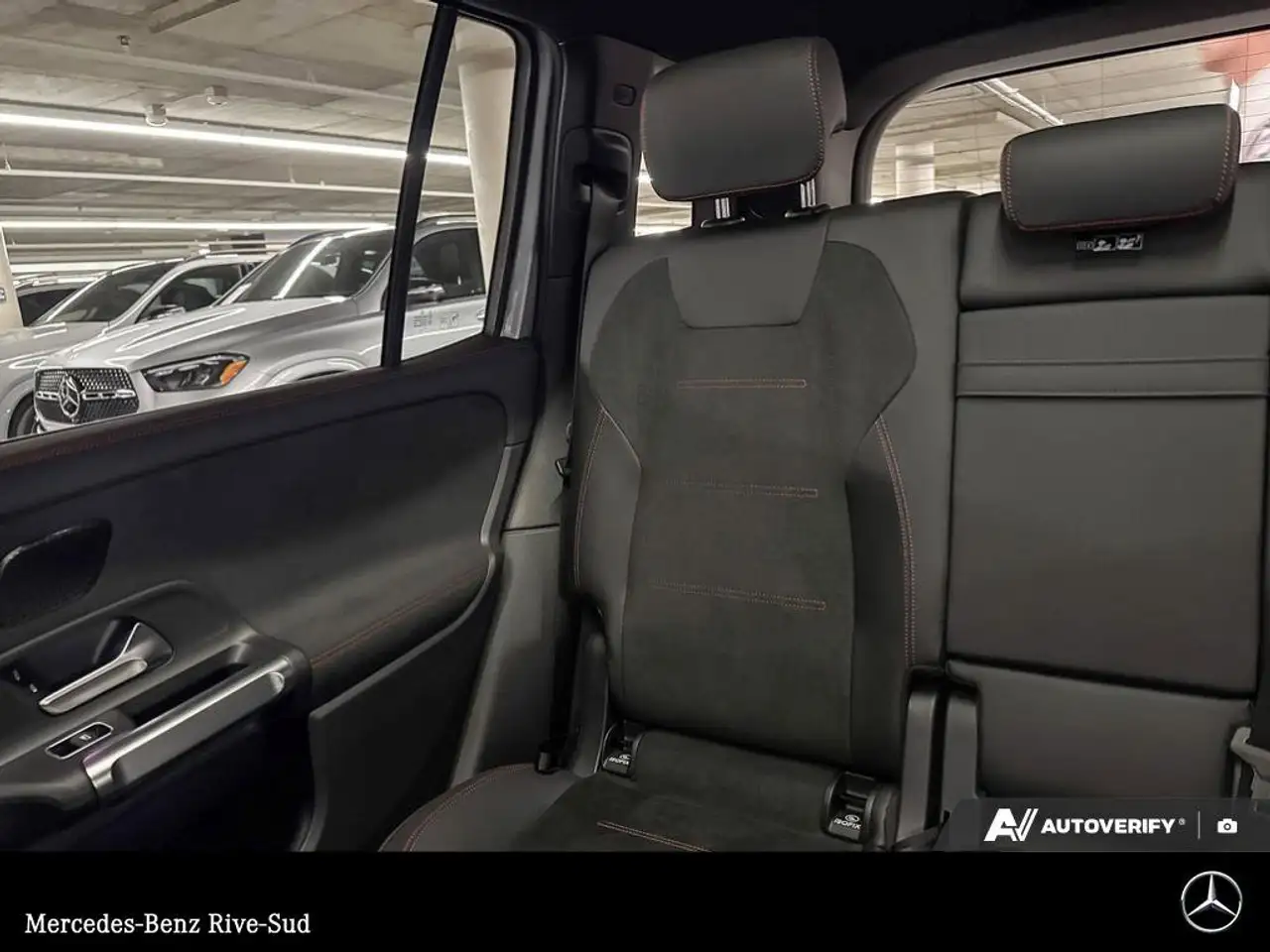 Mercedes-Benz EQB снимка Mercedes-Benz EQB