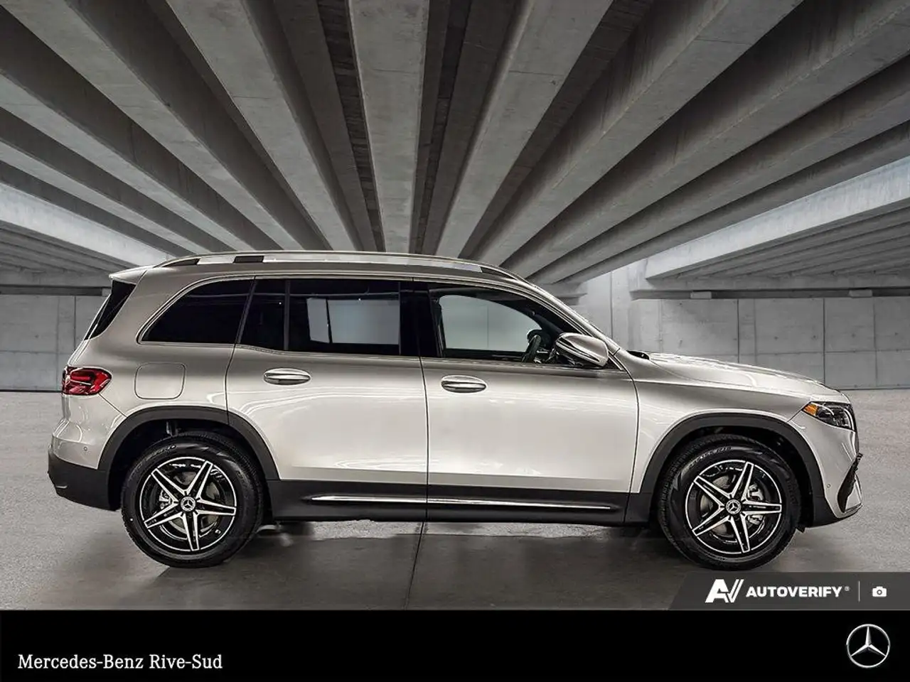 Mercedes-Benz EQB снимка Mercedes-Benz EQB