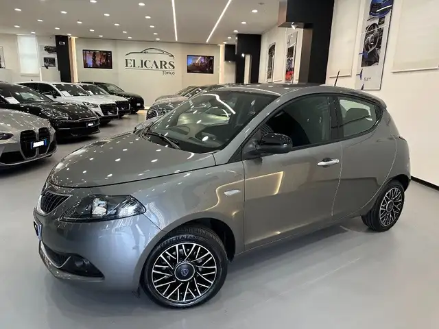 Lancia Ypsilon 1.0 FireFly 5 porte S&S Hybrid Oro