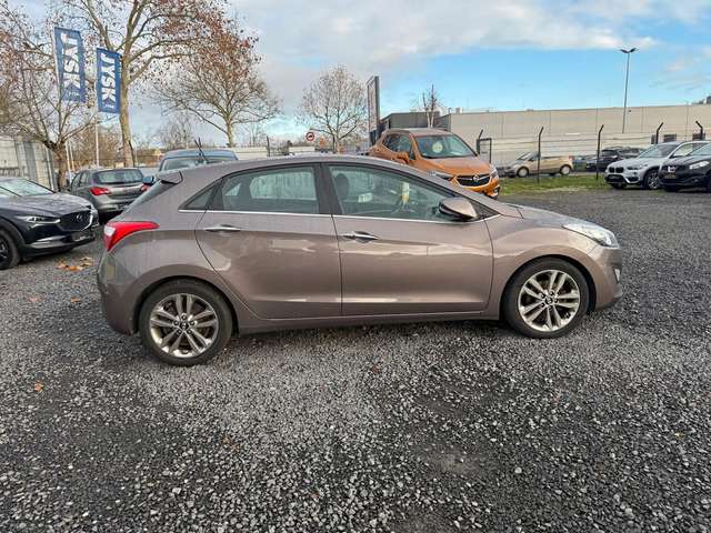 Imagine Hyundai i30 YES!/NAVI/KAMERA/TÜV NEU