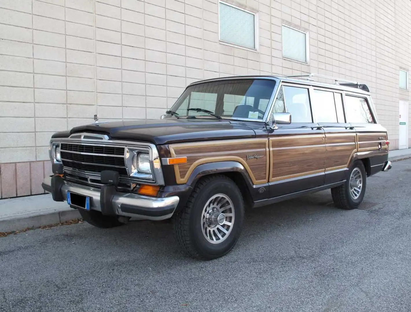 Jeep Wagoneer Grand Wagoneer - 1
