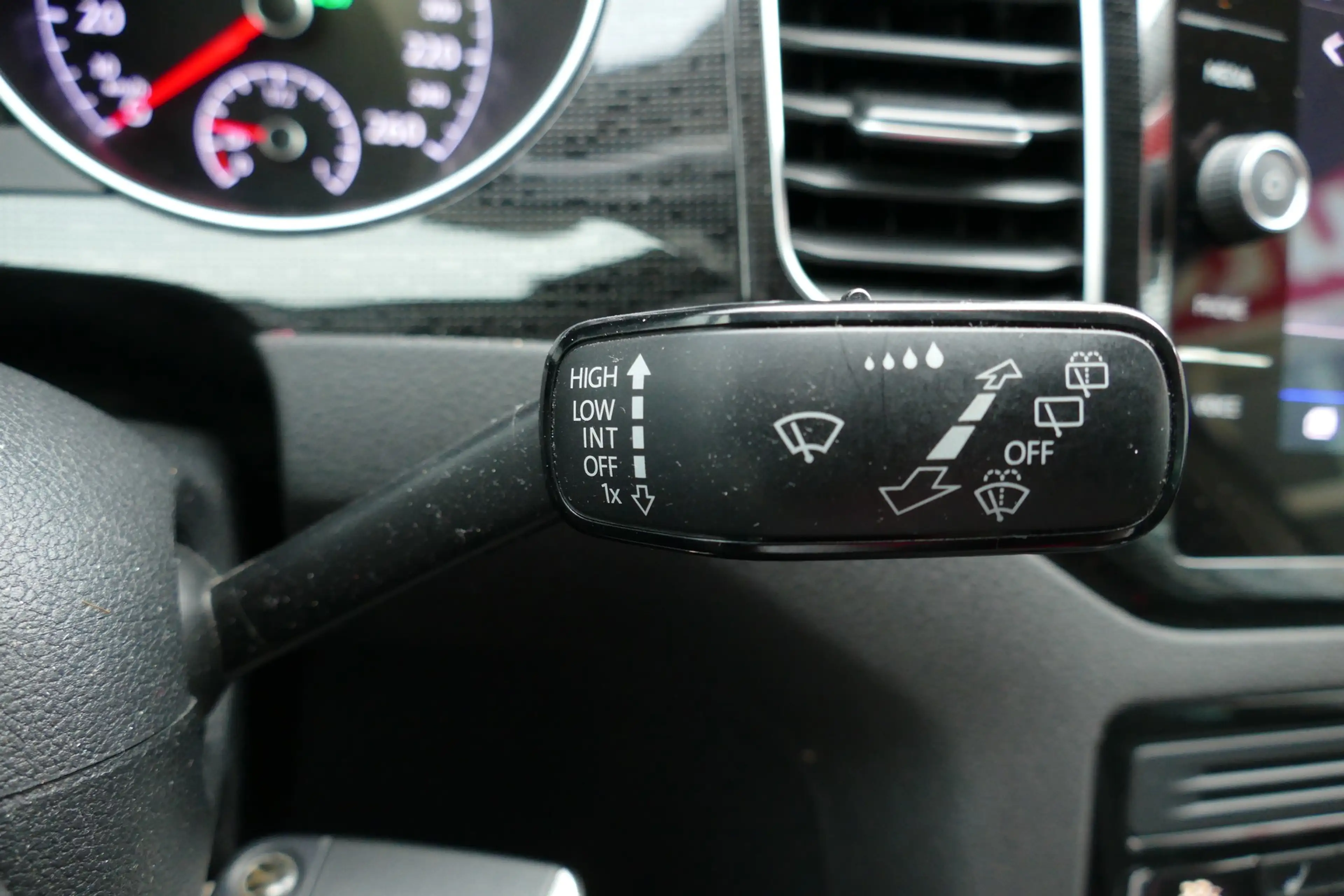 Volkswagen Golf Sportsvan VII 1.5 16V TSI Highline LED Navi — photo 14