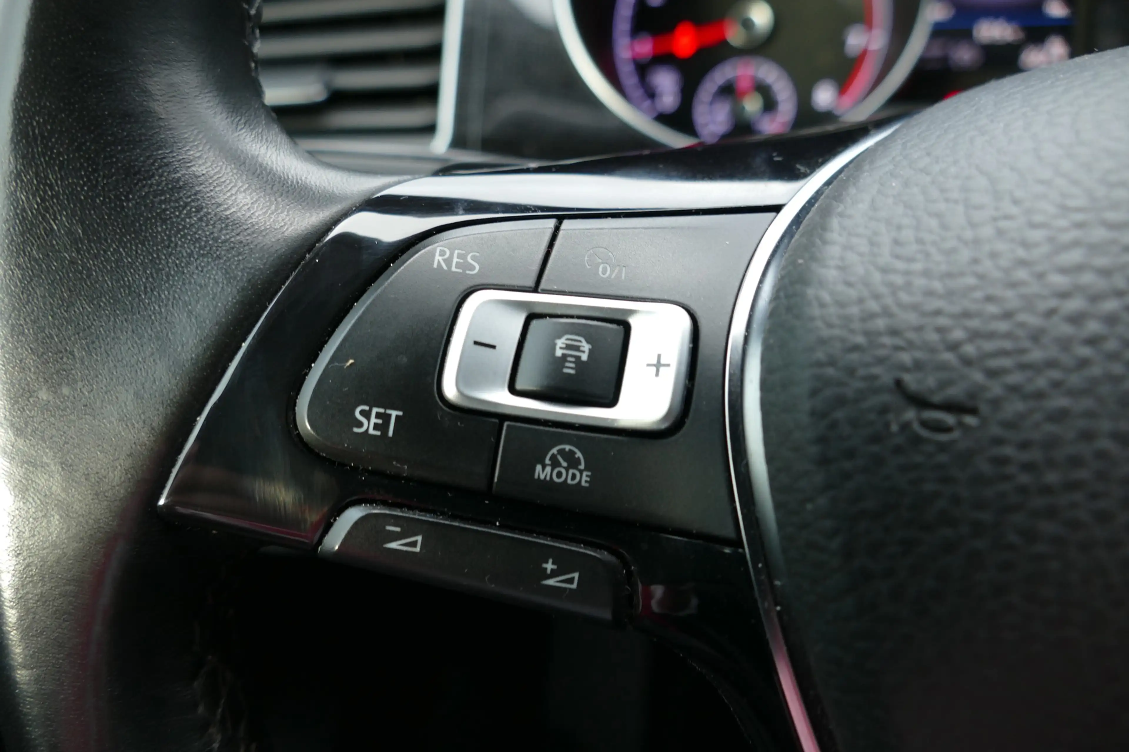 Volkswagen Golf Sportsvan VII 1.5 16V TSI Highline LED Navi — photo 12