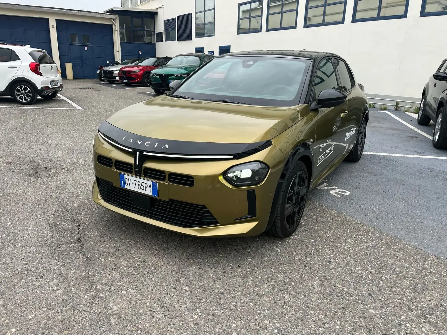 Lancia Ypsilon Hybrid e-DCT LX Oro - 1