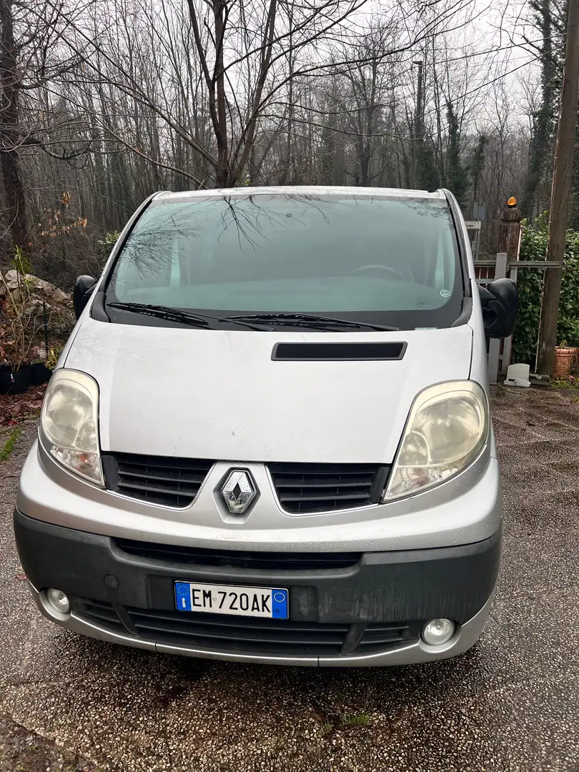 Renault Trafic Per DISABILI Stříbrná - 2