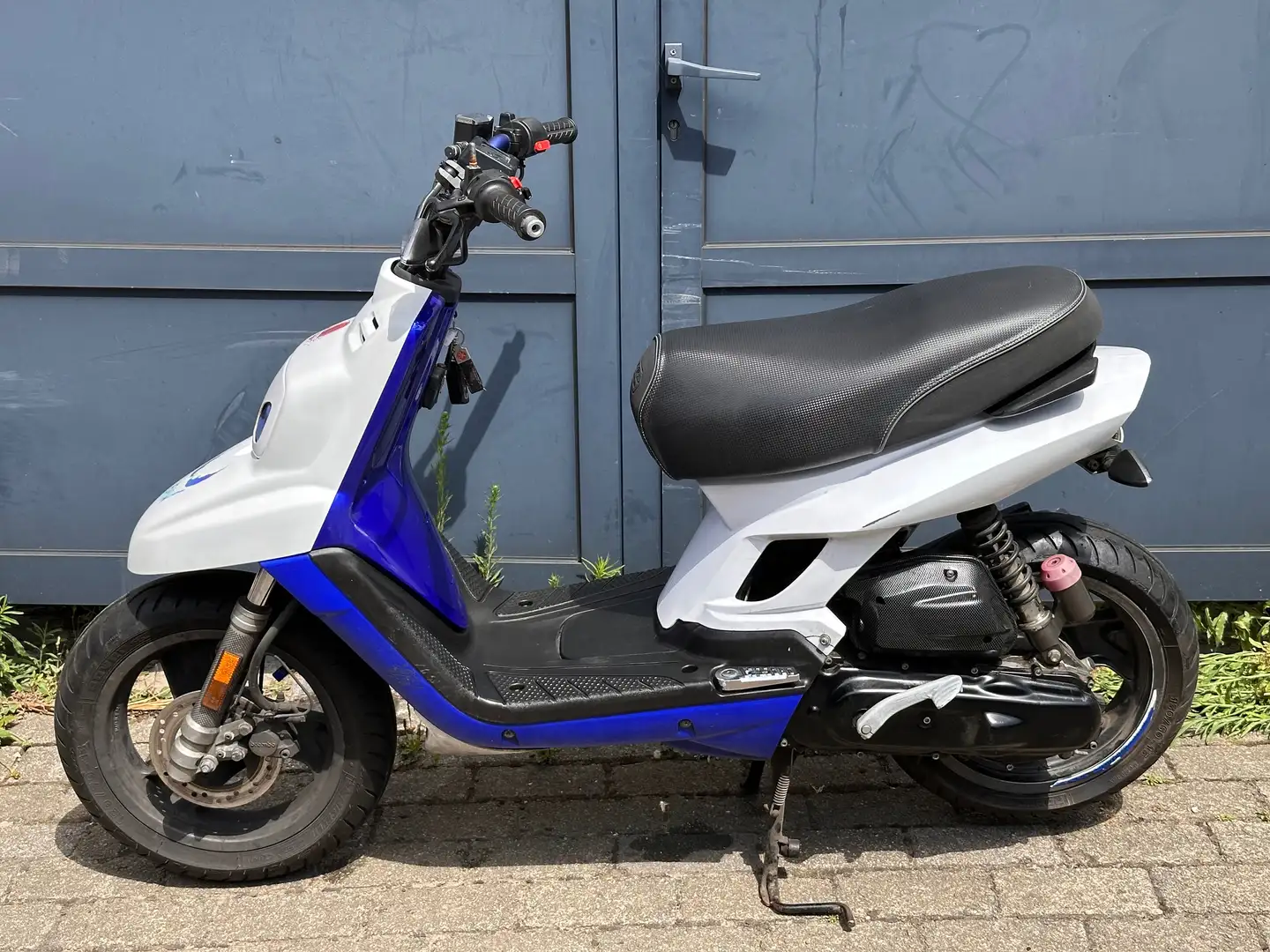 Yamaha BWs Naked Wit - 1
