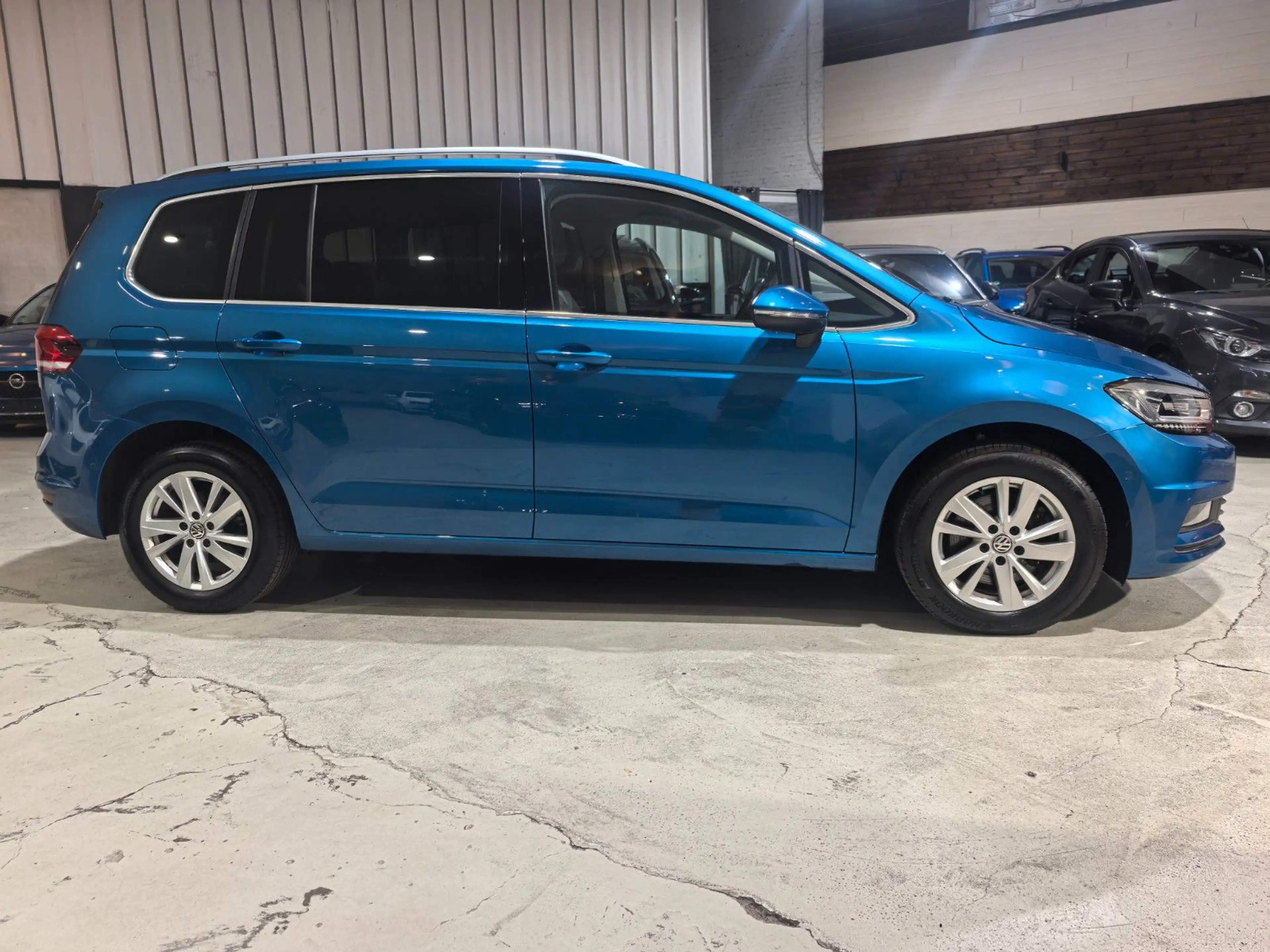 Volkswagen Touran Highline LED/Rückfahrkamera — photo 4