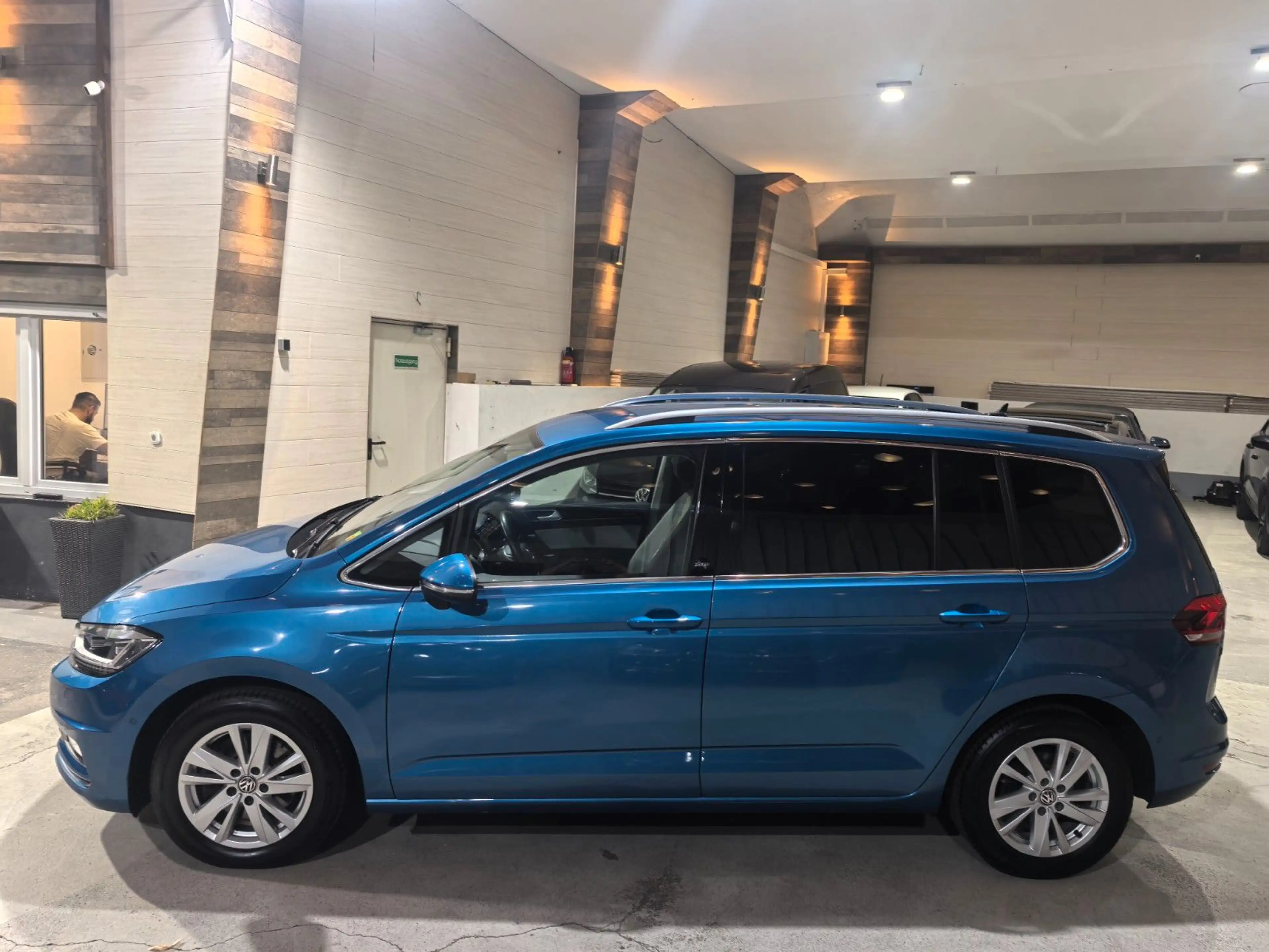 Volkswagen Touran Highline LED/Rückfahrkamera — photo 5