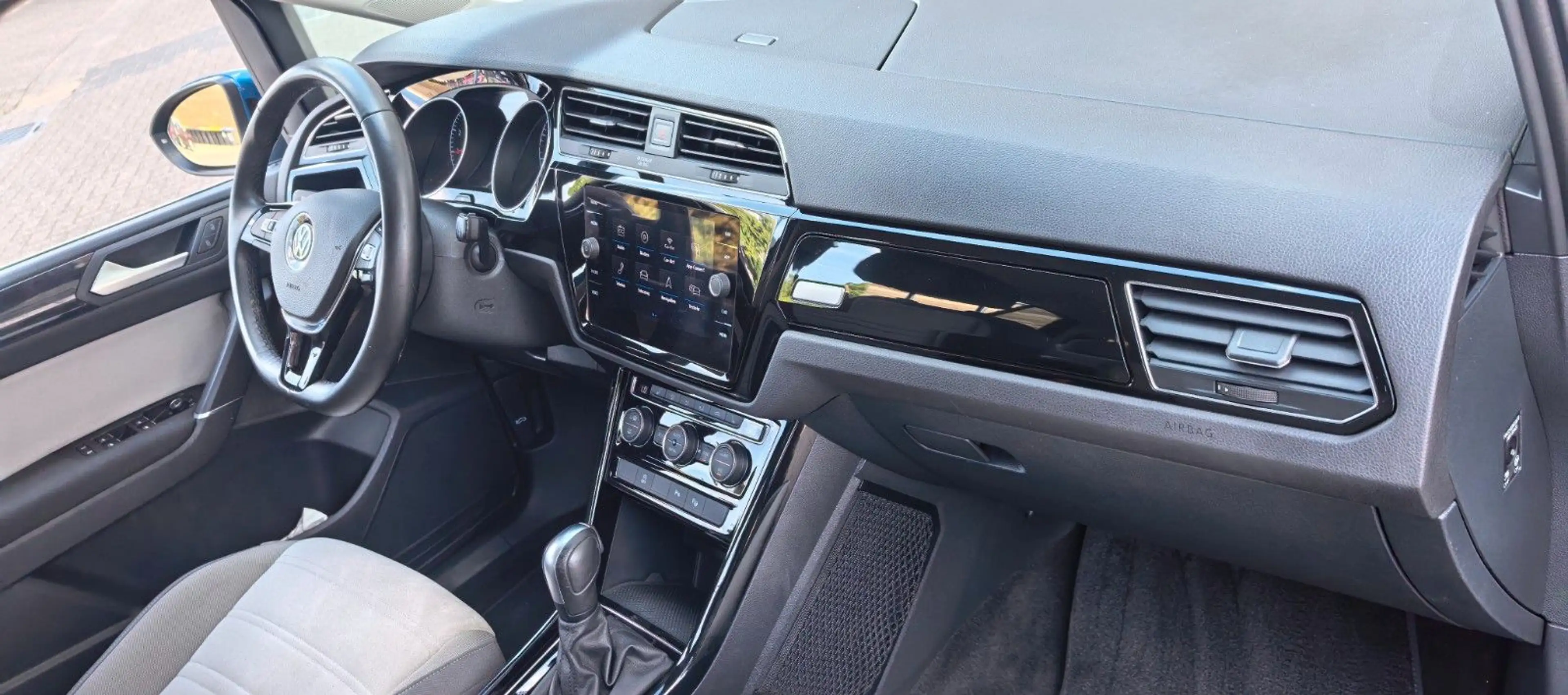 Volkswagen Touran Highline LED/Rückfahrkamera — photo 13