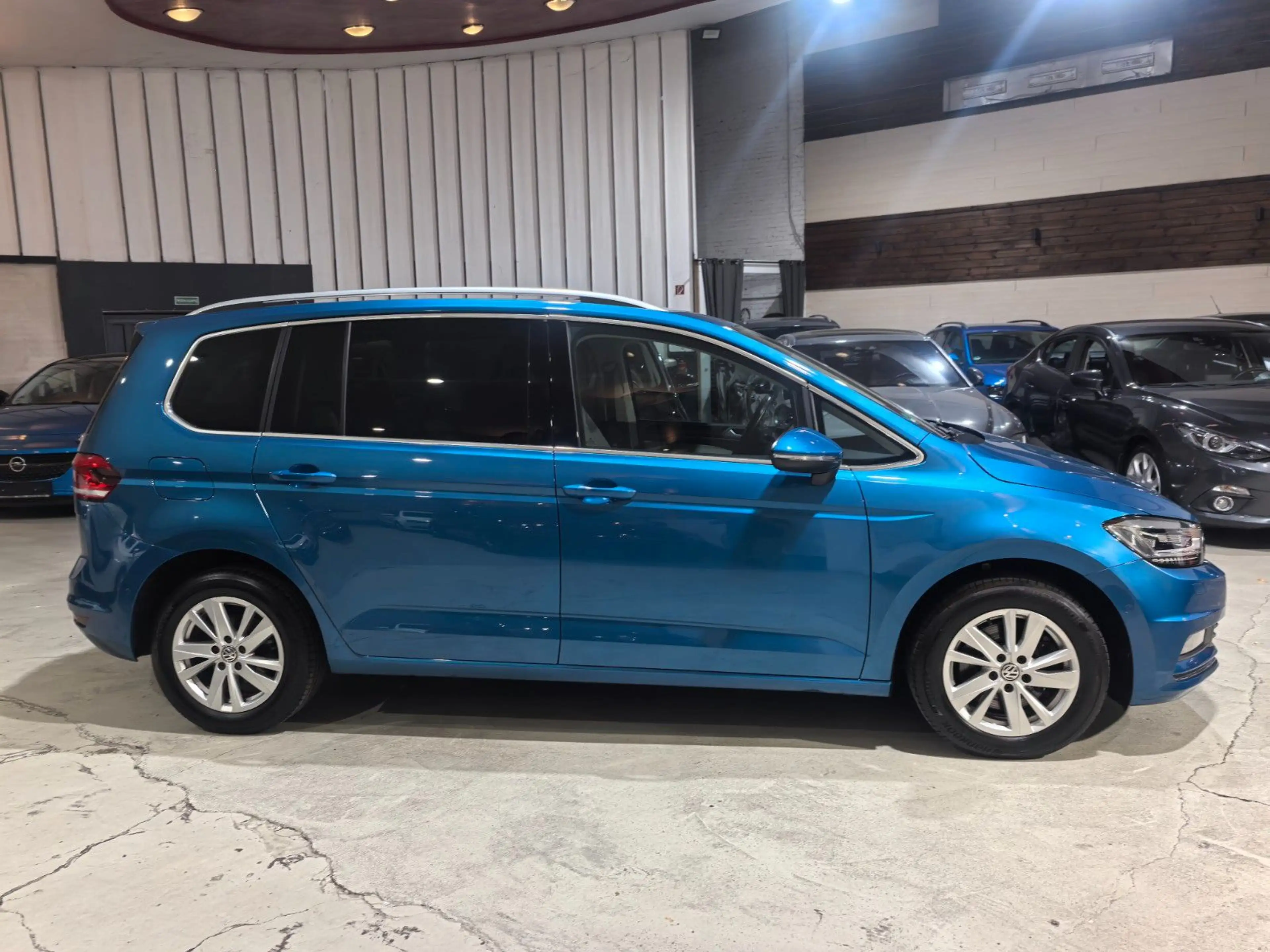 Volkswagen Touran Highline LED/Rückfahrkamera — photo 7