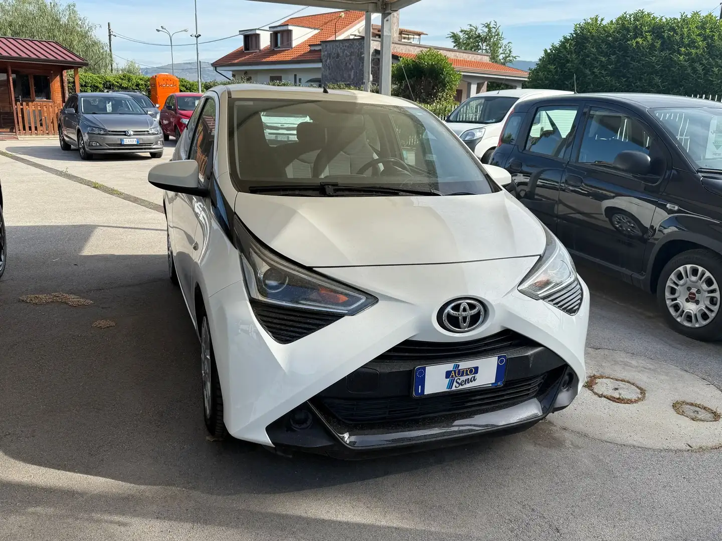 Toyota Aygo Aygo 5p 1.0 x-business m-mt 72cv Bianco - 1