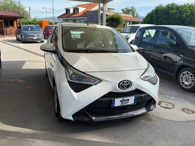 Toyota Aygo Aygo 5p 1.0 x-business m-mt 72cv