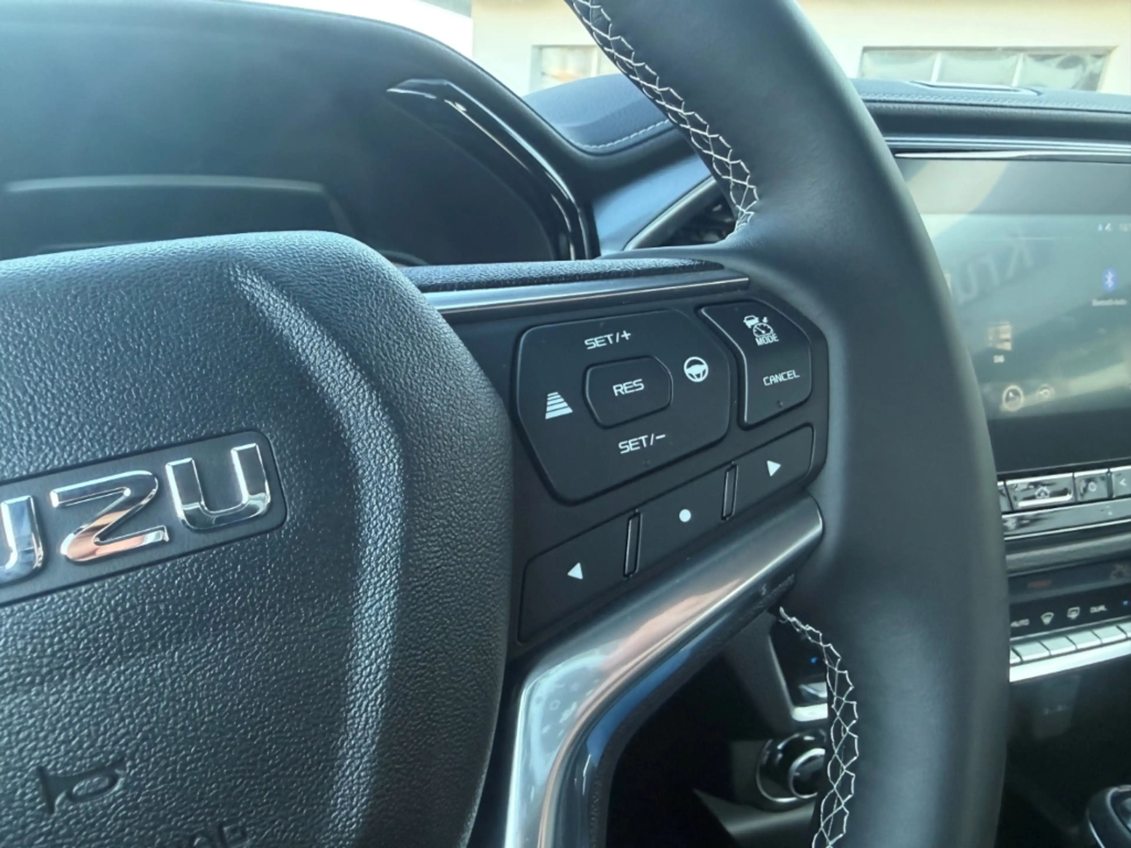 Isuzu D-Max Double Cab LSE 1.9 mit SHZ+RFK — photo 9