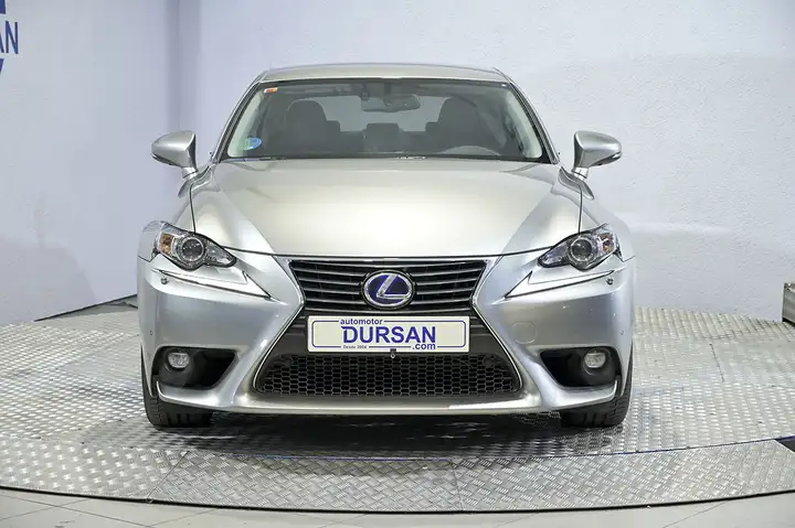 Lexus IS300 2016, foto 2