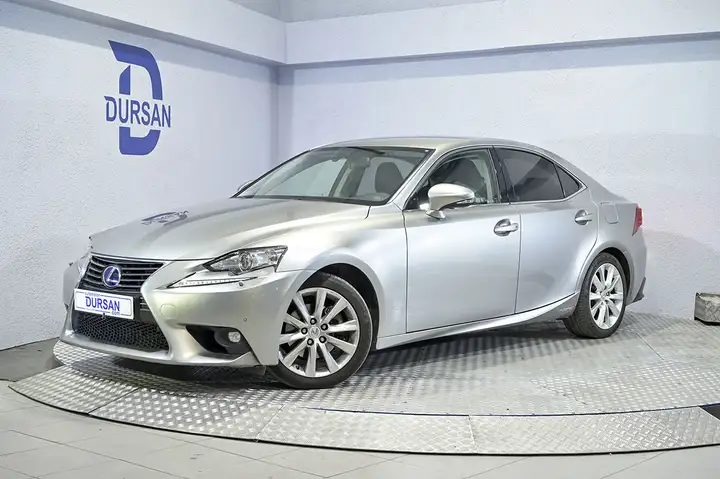 Lexus IS300 2016