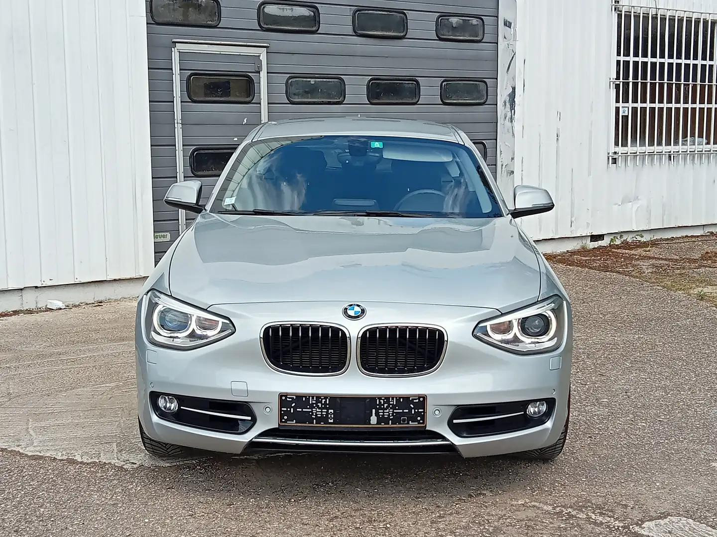 BMW 118 118i 170 ch Sport Grijs - 2