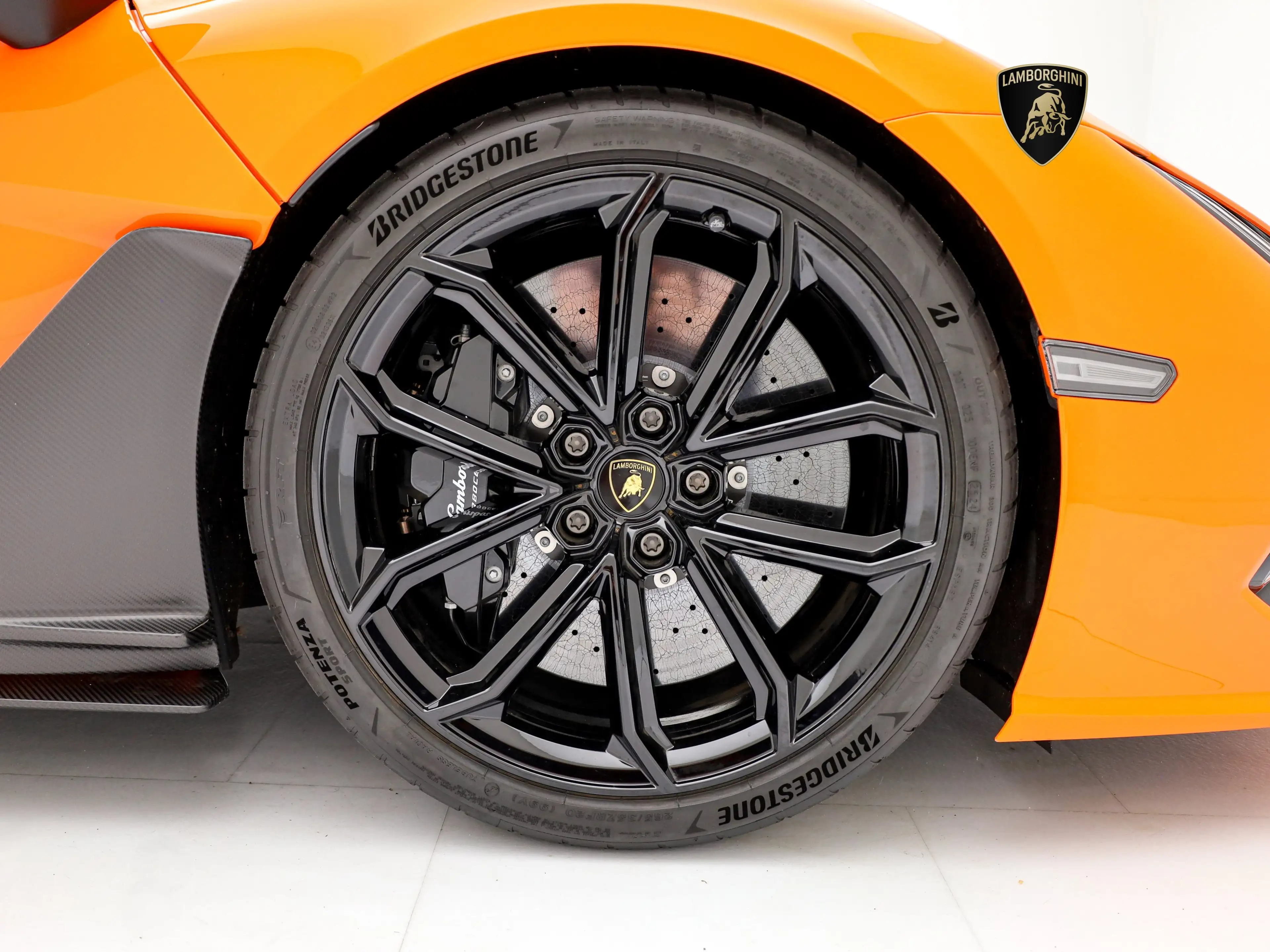 Lamborghini Revuelto I Lamborghini Hamburg — photo 14