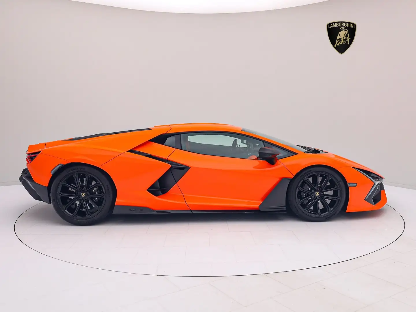 Lamborghini Revuelto I Lamborghini Hamburg Orange - 2